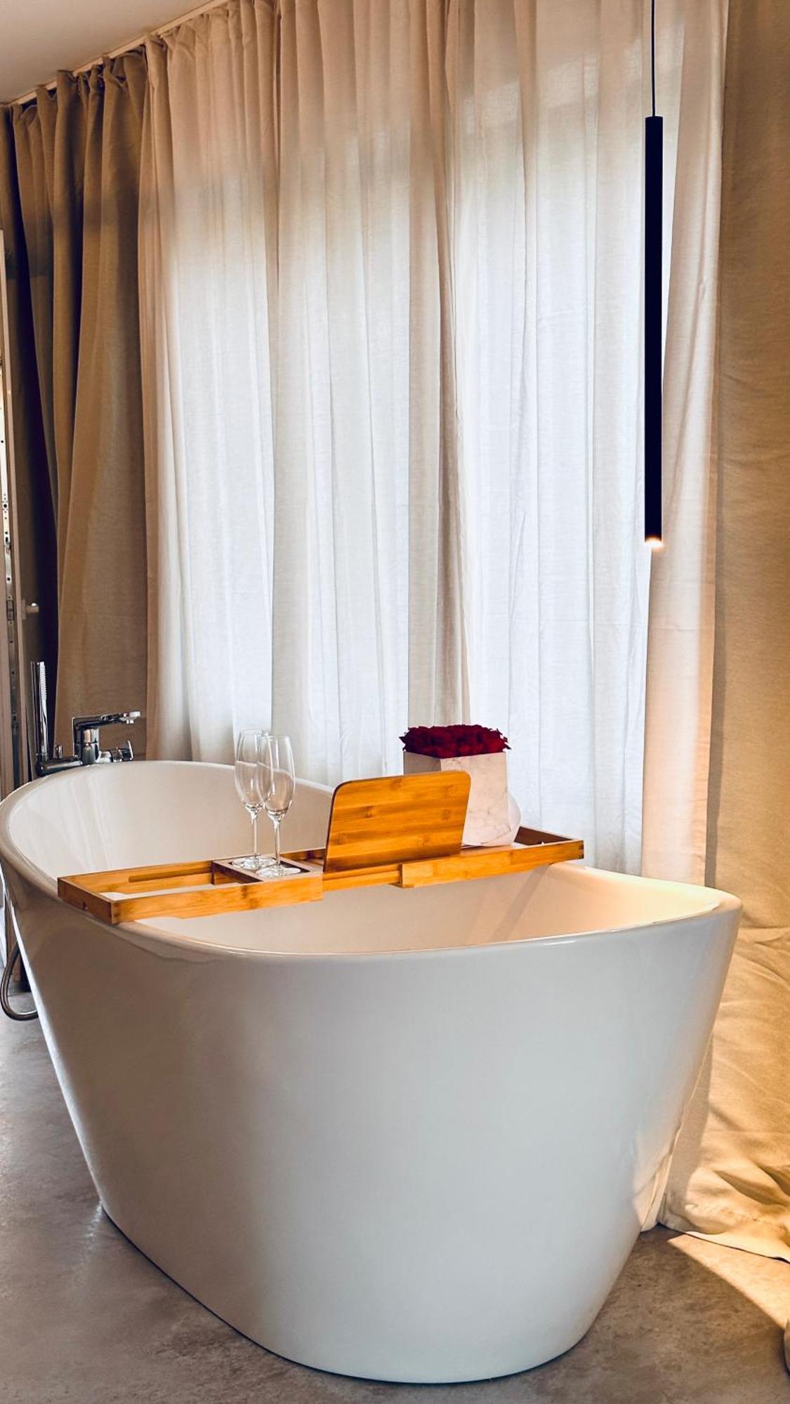 Апартаменти Leonardo Wuerzburg I Freistehende Badwanne Екстер'єр фото